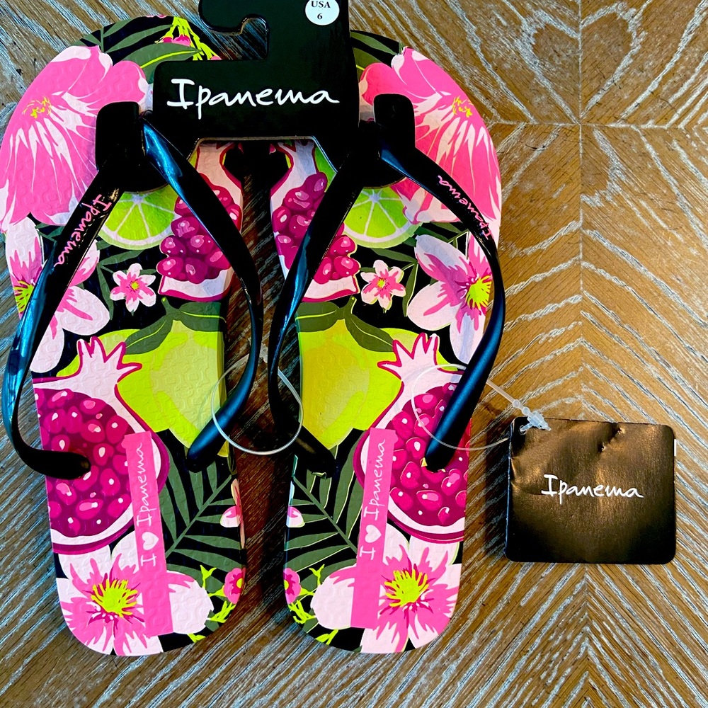 Woman’s sandals/flip flops NWT